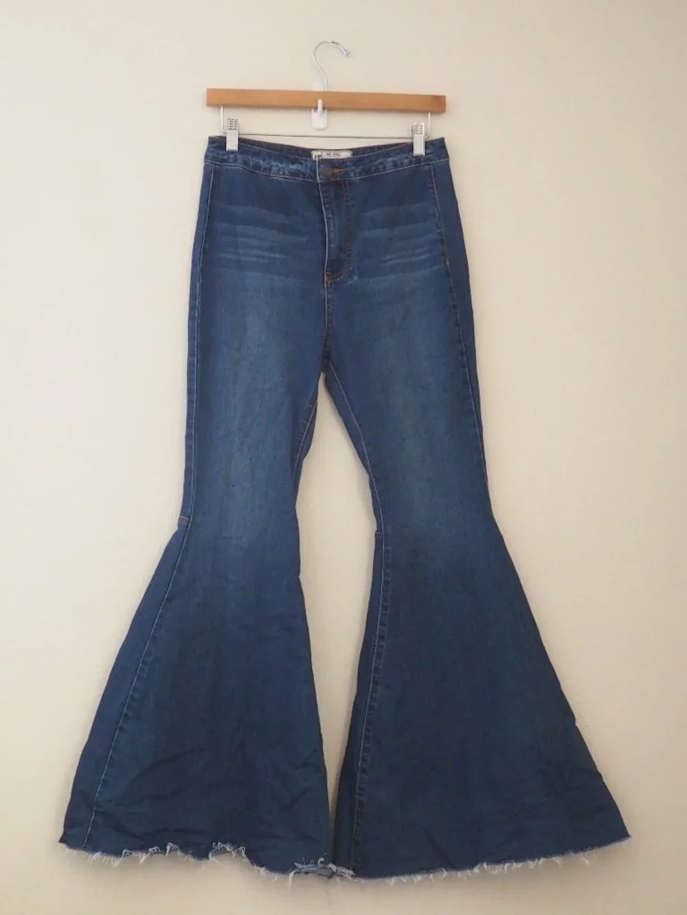 Free People Ultra Flare Bell Bottom Raw Hem Jeans sz W28